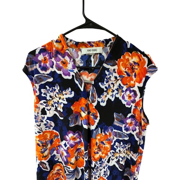 🌸3/$15🌸Navy Sleeveless Floral Blouse with V-neck sz L - Picture 3 of 7